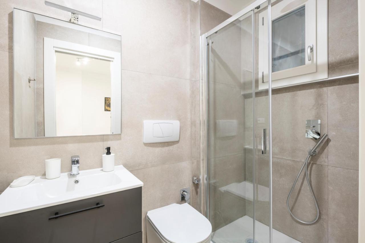 Easystayrome 10 Pax 3 Baths 1 Min From Metro エクステリア 写真